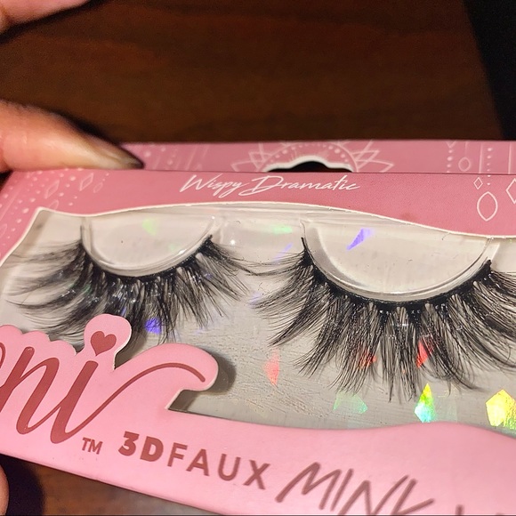 3D Mink lashes Bundle - Picture 3 of 10